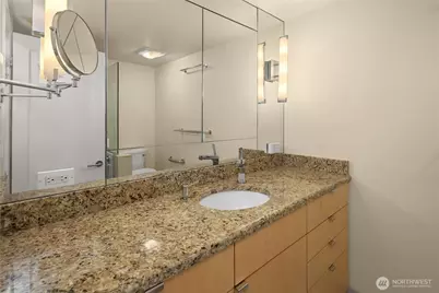 4540 8th Avenue NE #801, Seattle, WA 98105 - Photo 18