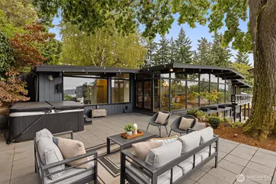 3515 72nd Avenue SE, Mercer Island, WA 98040 - Photo 2