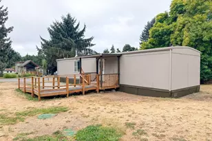 611 Cedar Dr, Port Hadlock-Irondale, WA 98339 - Photo 2