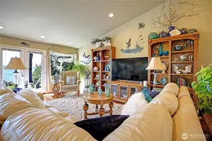 4076 S Camano Dr, Camano Island, WA 98282 - Photo 14