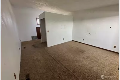 34 E Glass Avenue, Spokane, WA 99207 - Photo 22