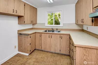 12004 5th Ave NE, Seattle, WA 98125 - Photo 10