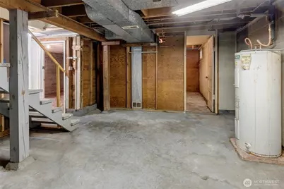 12004 5th Ave NE, Seattle, WA 98125 - Photo 16