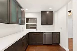 2428 NE 13th St, Renton, WA 98056 - Photo 14