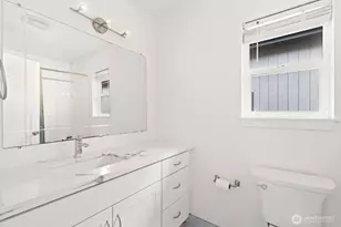 2428 NE 13th St, Renton, WA 98056 - Photo 20