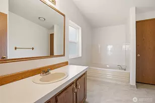 8325 N Lindgren Rd, Spokane, WA 99217 - Photo 16