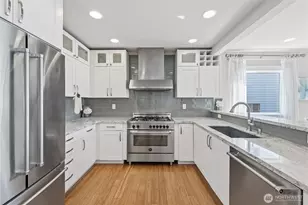7526 Roosevelt Way NE, Seattle, WA 98115 - Photo 10