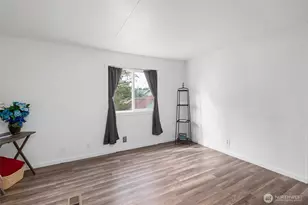 700 NW Crosby Ave, Oak Harbor, WA 98277 - Photo 8