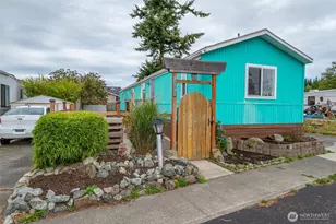 700 NW Crosby Ave, Oak Harbor, WA 98277 - Photo 1