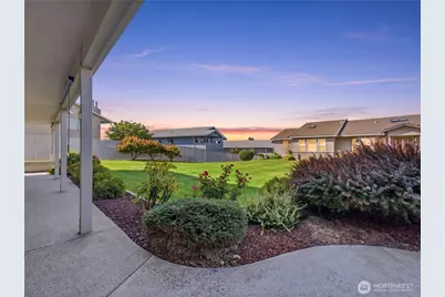 1380 Eastmont Avenue #502, East Wenatchee, WA 98802 - Photo 2