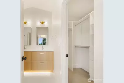 3930 S Angeline Street, Seattle, WA 98118 - Photo 10