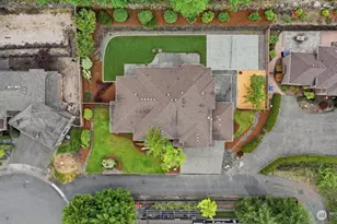 24121 NE 1st Pl, Sammamish, WA 98074 - Photo 24