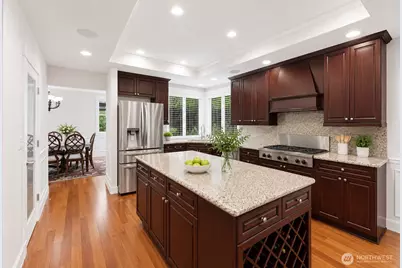 24121 NE 1st Place, Sammamish, WA 98074 - Photo 6