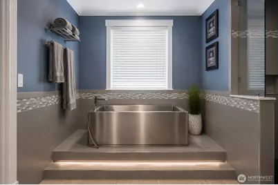 24121 NE 1st Place, Sammamish, WA 98074 - Photo 12