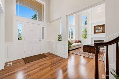 24121 NE 1st Place, Sammamish, WA 98074 - Photo 2