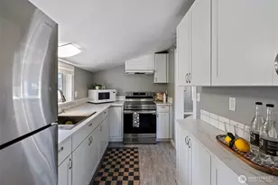 1712 11th St, Bremerton, WA 98337 - Photo 8
