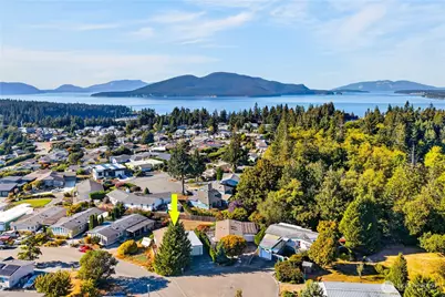 2204 Bane Place, Anacortes, WA 98221 - Photo 2