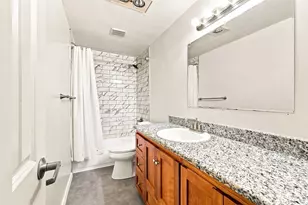 612 Prospect St, Seattle, WA 98109 - Photo 14
