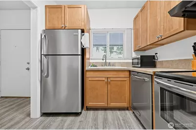 14445 NE 40th Street #D101, Bellevue, WA 98007 - Photo 4