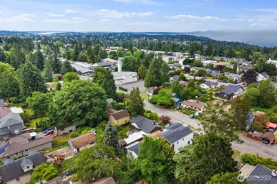 11748 Dayton Avenue N, Seattle, WA 98133 - Photo 40