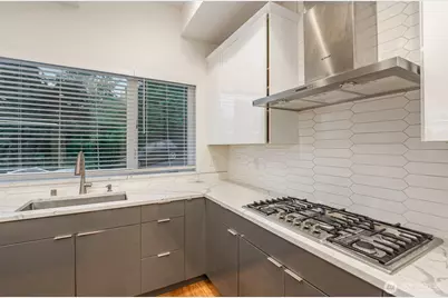 5426 31st Avenue S, Seattle, WA 98108 - Photo 10