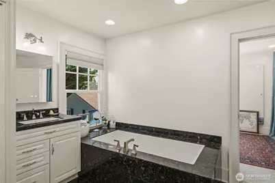 3233 Magnolia Boulevard W, Seattle, WA 98119 - Photo 26