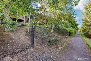 527 N Allen Creek Dr, Ridgefield, WA 98642 - Photo 28