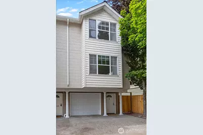 13716 Midvale Avenue N #C, Seattle, WA 98133 - Photo 2