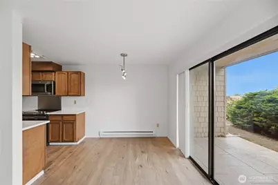 717 122nd Avenue NE #B2, Bellevue, WA 98005 - Photo 16