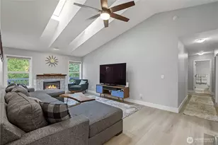 521 208th Ave E, Bonney Lake, WA 98391 - Photo 4