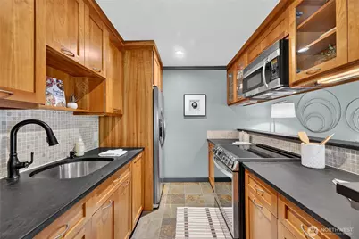 1616 41st Avenue E #305, Seattle, WA 98112 - Photo 8