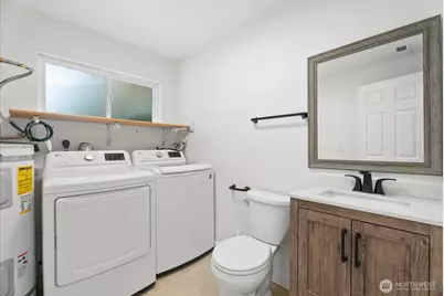 12808 Military Road E, Puyallup, WA 98374 - Photo 16
