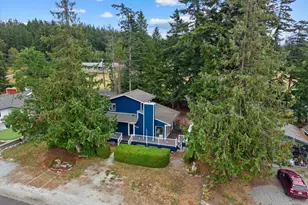 757 Commodore Ln, Camano Island, WA 98282 - Photo 4
