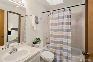 6049 33rd Ave NE, Seattle, WA 98115 - Photo 16