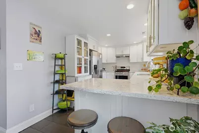12232 Fremont Avenue N, Seattle, WA 98133 - Photo 16