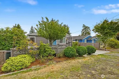 12232 Fremont Avenue N, Seattle, WA 98133 - Photo 34