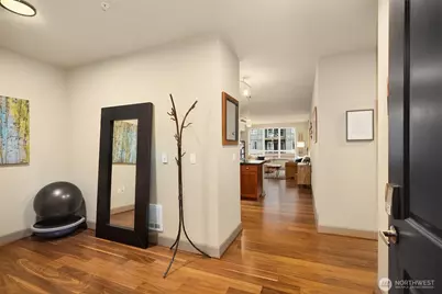 1840 25th Avenue NE #307, Issaquah, WA 98029 - Photo 2