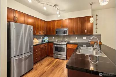 1840 25th Avenue NE #307, Issaquah, WA 98029 - Photo 4