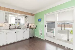 209 E Cowlitz St, South Bend, WA 98586 - Photo 12