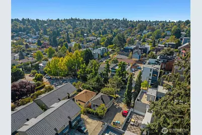 2614 E John Street, Seattle, WA 98112 - Photo 16
