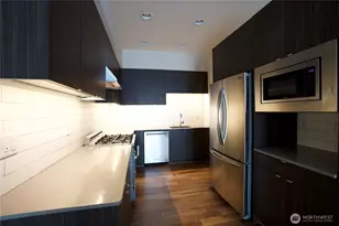 4255 SW Charleston St, Seattle, WA 98116 - Photo 6