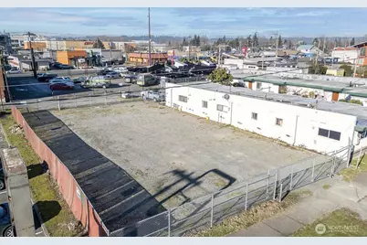 321 State Avenue N, Kent, WA 98030 - Photo 2