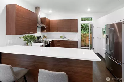 747 Fords Court, Bainbridge Island, WA 98110 - Photo 10