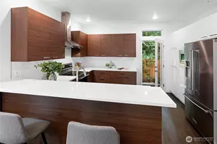 747 Fords Ct, Bainbridge Island, WA 98110 - Photo 10