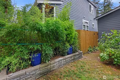 747 Fords Court, Bainbridge Island, WA 98110 - Photo 16