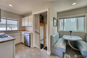 1908 Burwell St, Bremerton, WA 98337 - Photo 10