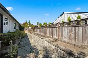 22919 74th Ave W, Edmonds, WA 98026 - Photo 26