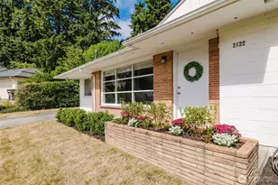2122 NE Sunrise Dr, Bremerton, WA 98310 - Photo 4