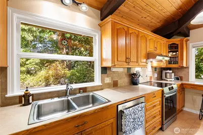 555 E Hemmi Road, Lynden, WA 98264 - Photo 12