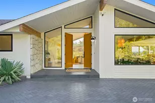 9127 NE 36th St, Yarrow Point, WA 98004 - Photo 2